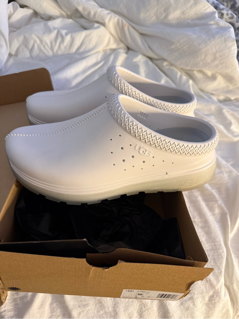 UGG Tasman Sport White Slip-On Shoe Men’s size 10